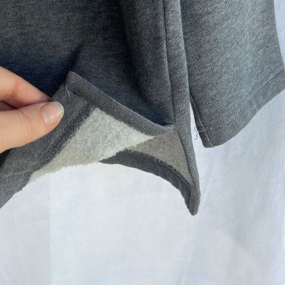 Vintage Disney World Mickey and Minnie Valentines Sweatshirt Size M - Picture 7 of 8